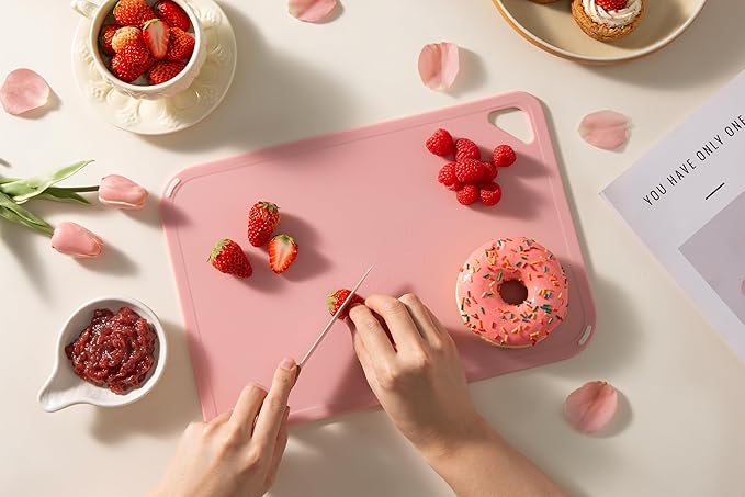 THETCHRY Plastic Cutting Board Set, Pink Cutting Board with Non-slip, Cutting Board for Kitchen Set of 3, Dishwasher Safe, BPA Free, Reversible, with Grip Handle, Pink