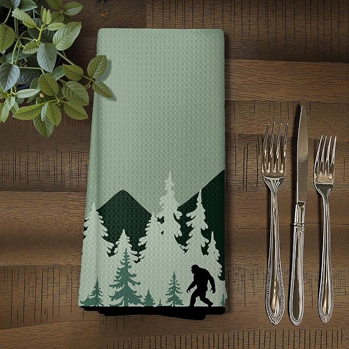 Funny Christmas Sasquatch Kitchen Towels, Black and White Farmhouse Christmas Forest Dish Tea Towels for Kitchen Decor, Xmas Winter Holiday Hand Towel for Bathroom Decor, 16x24 Inch,C087-MJ-ZH